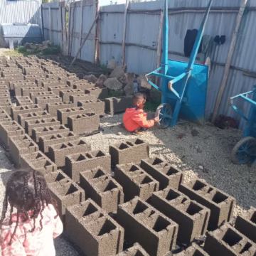 ብሎኬት - Brick at Conmaret