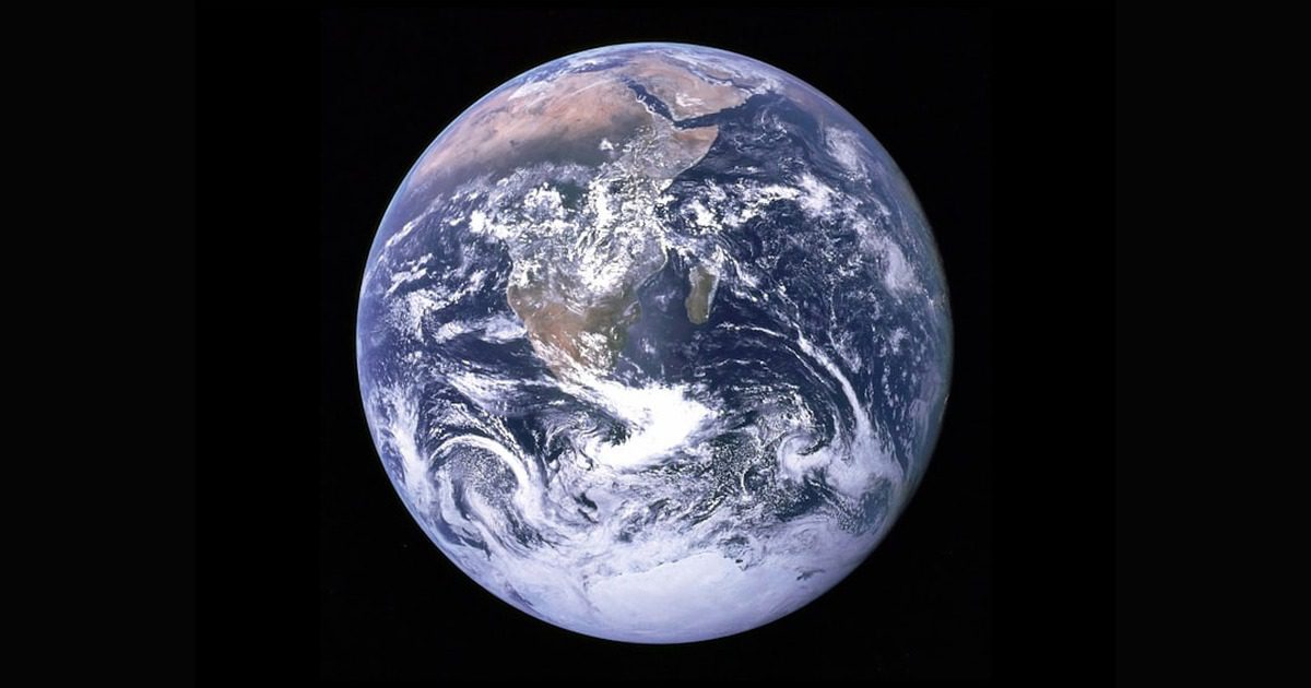 ለምንድነው የኤሌክትሪክ ሶኬት መሬት (Earth) የሚኖረው?