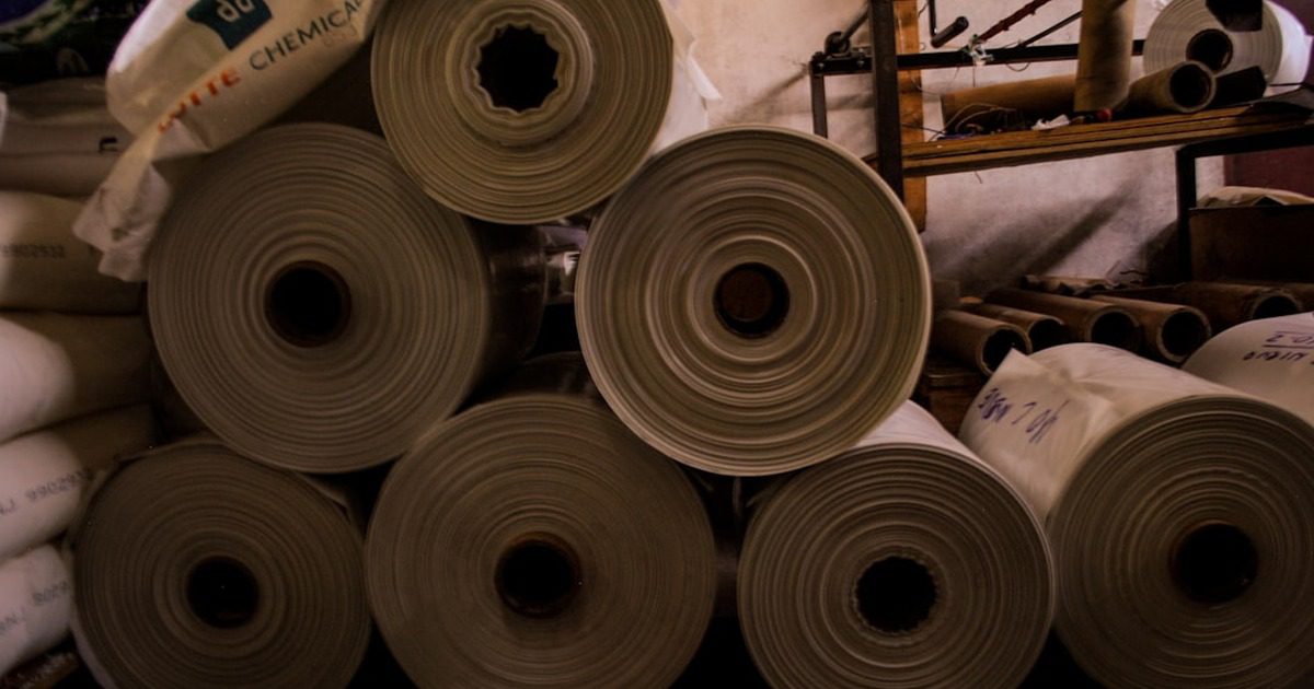 መሠረት ውስጥ 'ፕላስቲክ' (Polyethylene sheet) ለምን ይነጠፋል?