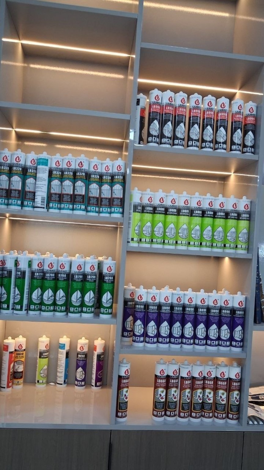LIUBAO sealant display including LB999